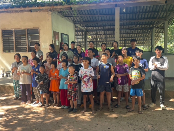 タイ、チェンマイの「カサロンの家」へのプレゼント