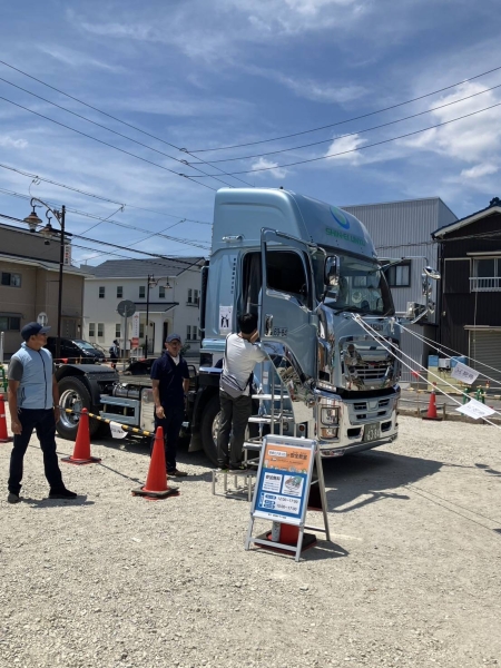 「トレーラーヘッドで学ぶ死角体験による交通安全教室」