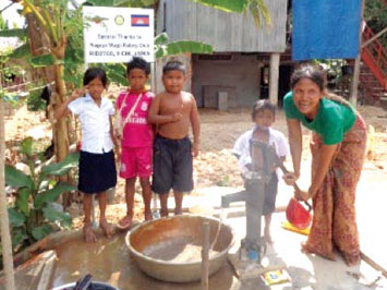 第２回WFFによる収益金を使ってカンボジア・シエムリアプ近郊の農村に井戸を設置しました。